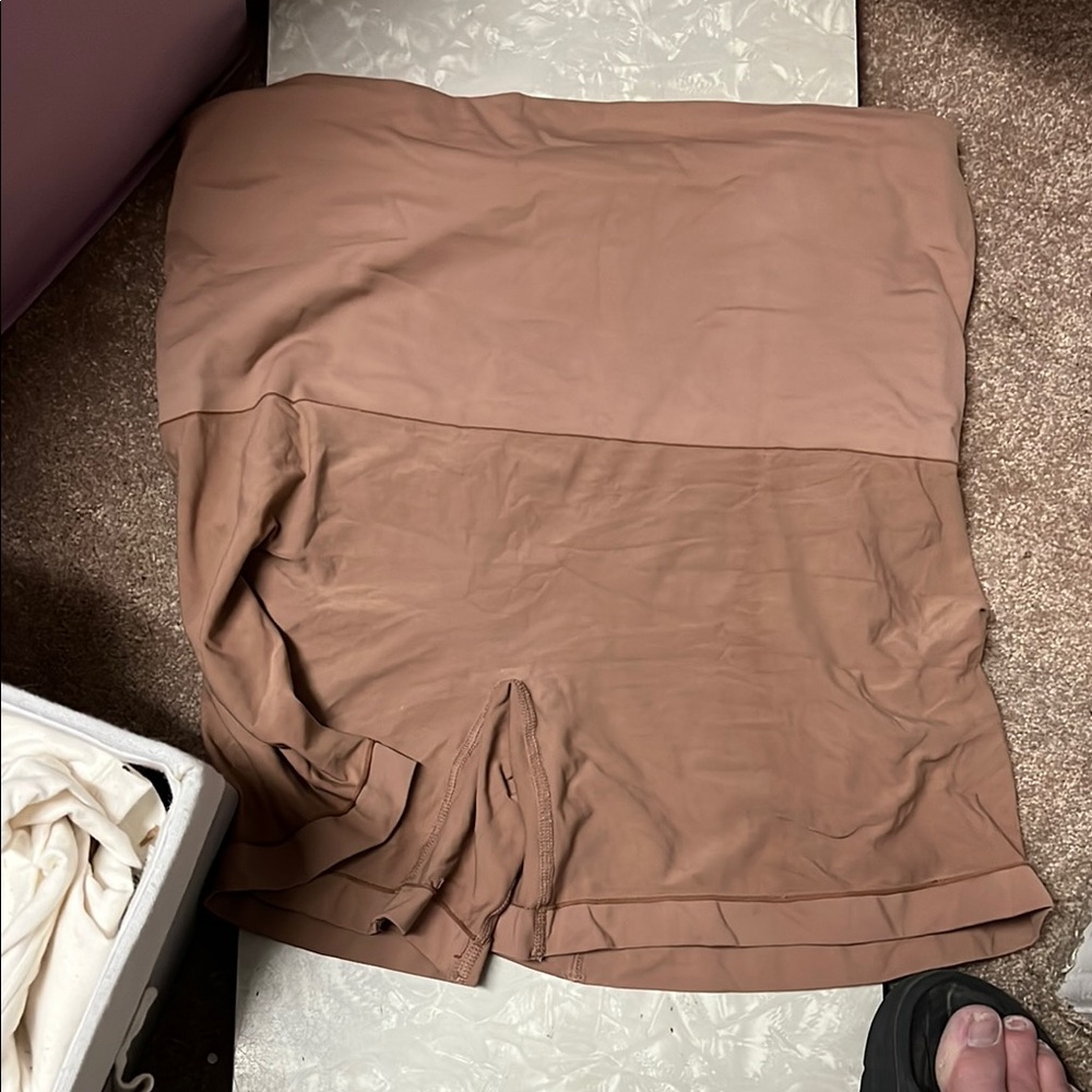 Brown high wasted Skims shapewear shorts 4x